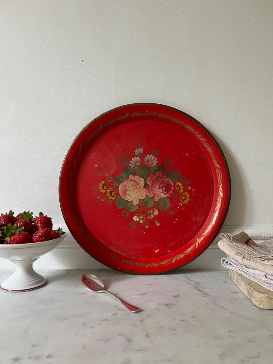 Painted metal tray