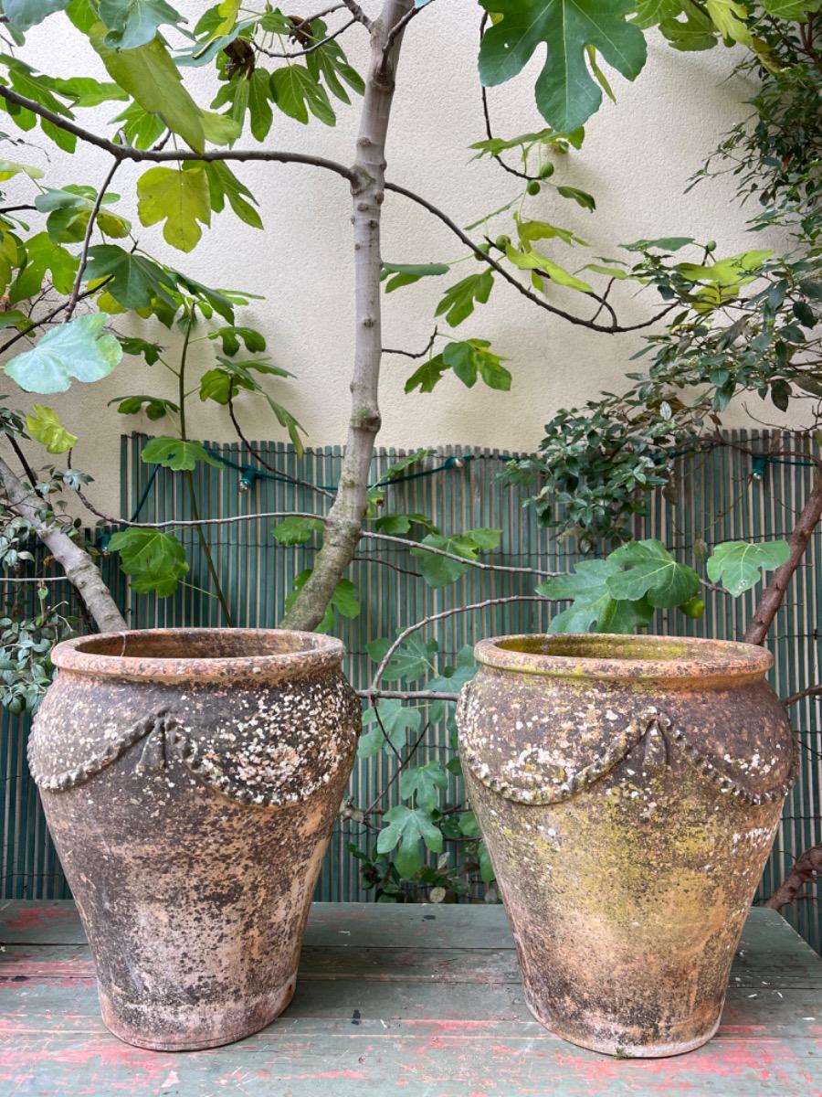 Suite de 3 grands vases de jardin en terre cuite