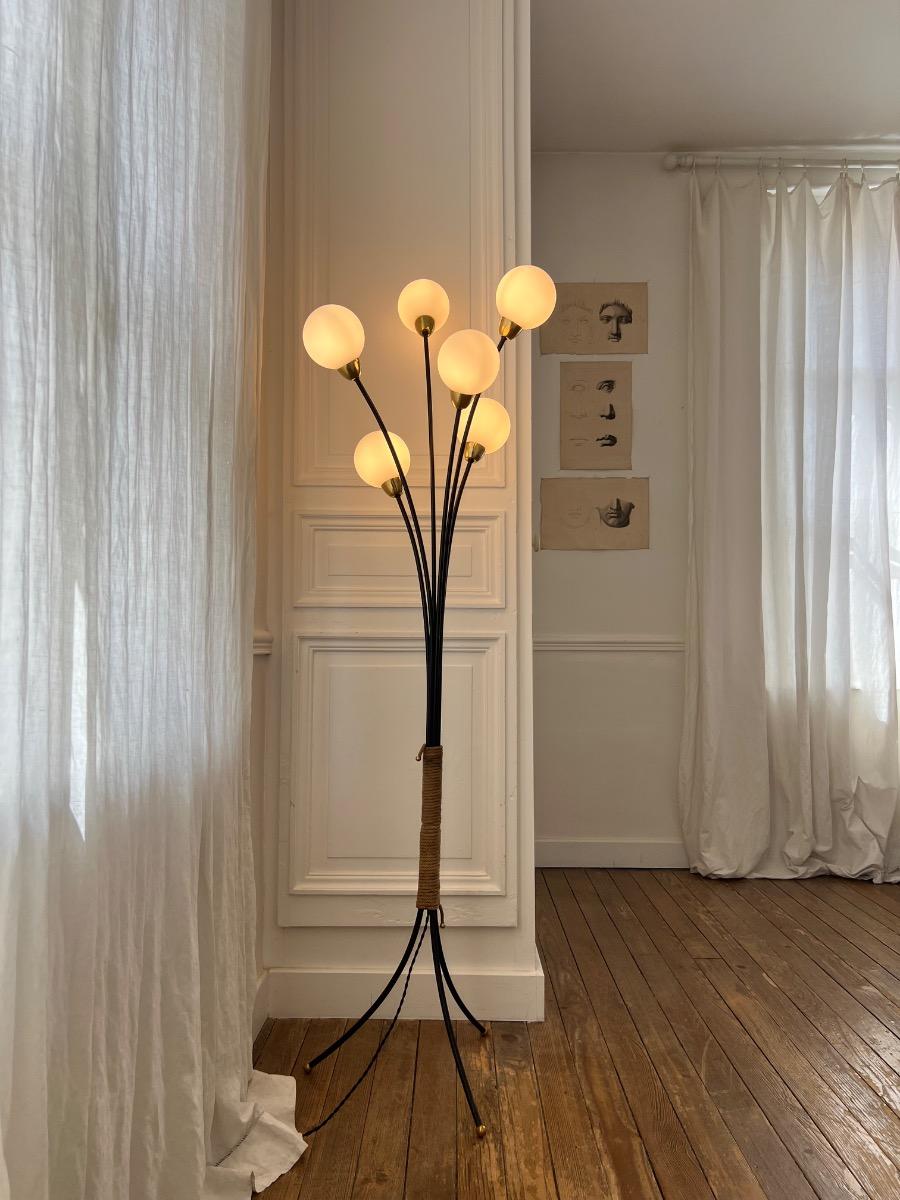 Lampe de parquet métal corde opaline 1960